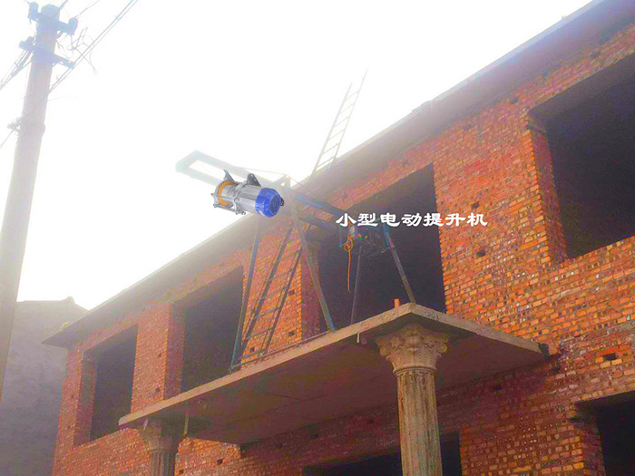 多功能提升機(jī)蓋民房現(xiàn)場施工圖